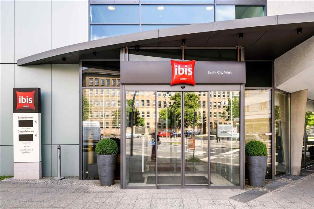 Ibis West Hotel 2*