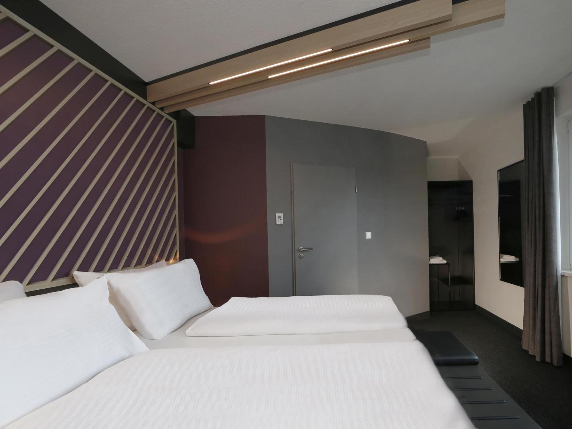 Ibis West Hotel