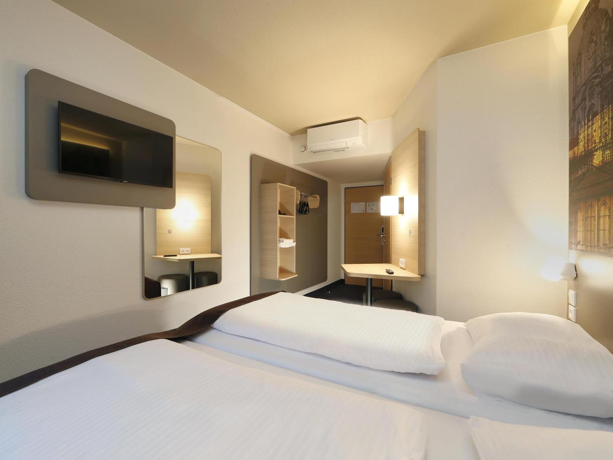 Ibis West Hotel