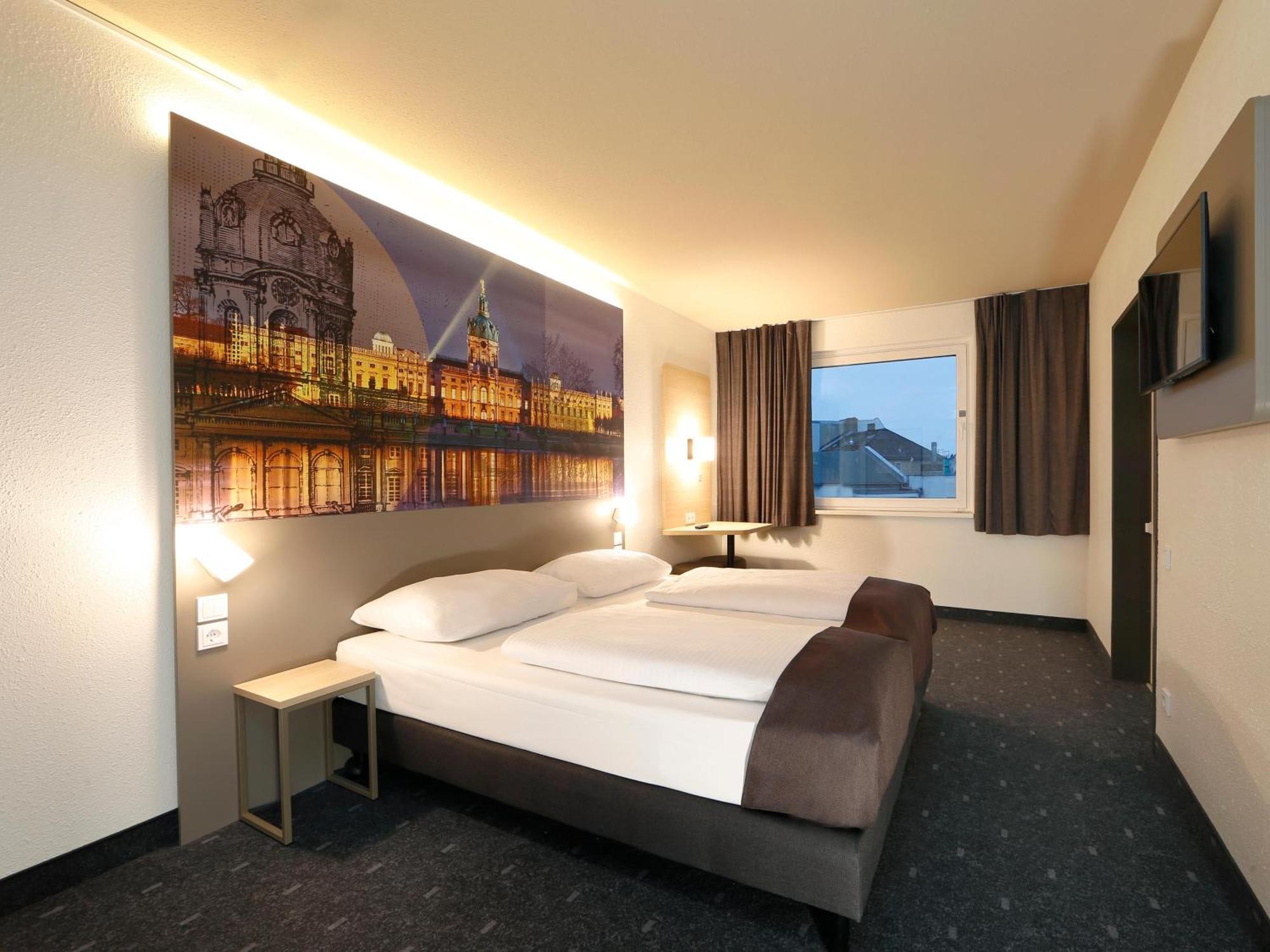 Ibis West Hotel