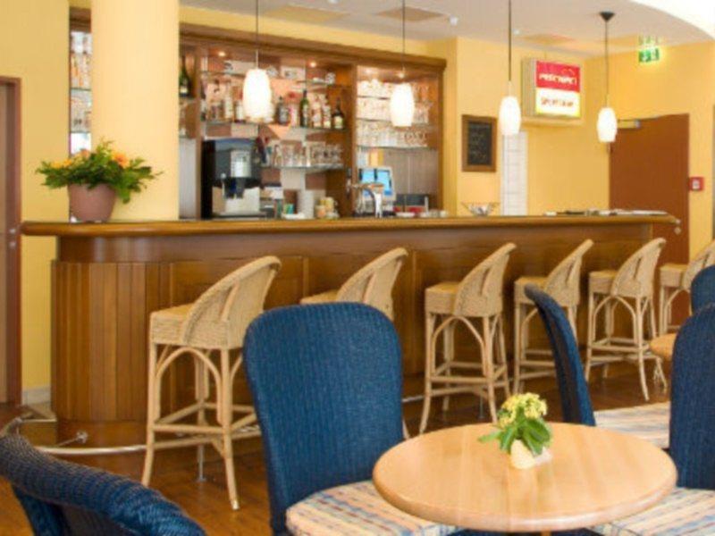 Hotel Ibis West 2*